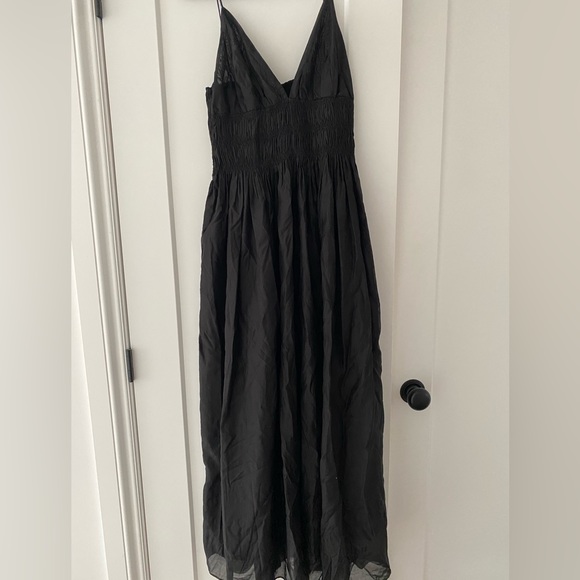 Moon River V neck midi dress in black - Picture 3 of 5